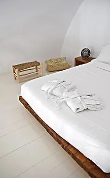 Revelis & Canava Apartment Fira (Santorini)