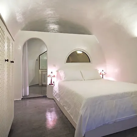 Apartment Revelis & Canava Fira (Santorini)