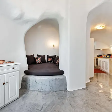 Revelis & Canava * Fira (Santorini)