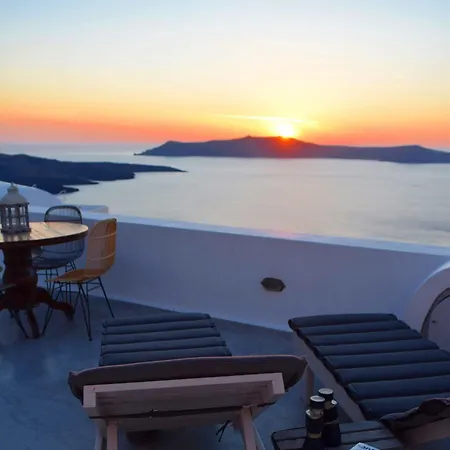Revelis & Canava Apartment Fira (Santorini)