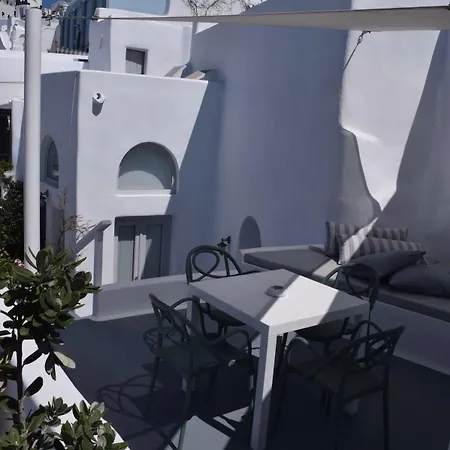 Apartment Revelis & Canava Fira (Santorini)