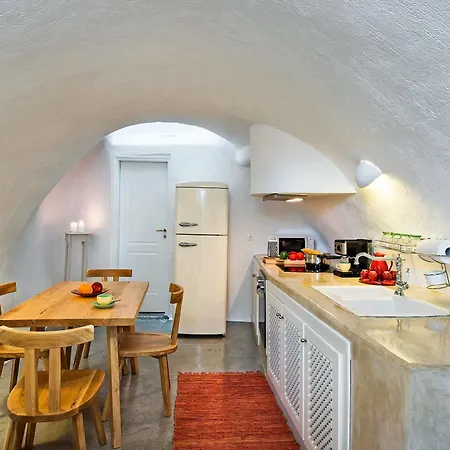 Revelis & Canava Apartment *