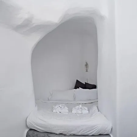 Revelis & Canava * Fira (Santorini)